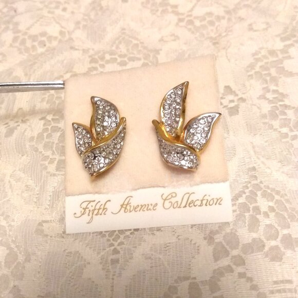 Vintage White Clear Cubic Zirconia Gold Tone Earrings Non-Pierced Clip Earrings - Picture 5 of 9